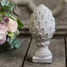 Hylderne har et unikt og rustikt udseende, der i høj grad passer ind i den romantiske indretning. Chic Antique International Online Shop