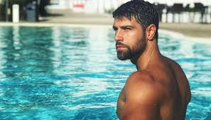 Gilles rocca è entrato all'isola dei famosi 2021 come maschio alfa, leader, ma allo stesso tempo, uomo dolce e innamorato della sua fidanzata. Chi E Miriam Galanti La Bellissima Fidanzata Di Gilles Rocca Video Virgilio