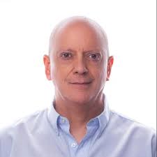 בשבוע שעבר חגגתי יום הולדת 81 והיה לי שבוע מושלם. הקלטתי 2 שירים באולפן  ויצא די יפה. ביום ההולדת עצמו הלכנו עם הבנות והנכדים לקריוקי. שרנו  והשתוללנו וזה היה היום הולדת הכי