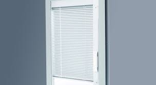 Lesen sie auch — fenster mit jalousie im scheibenzwischenraum jalousien können auch im scheibenzwischenraum der fenster angebracht werden. Sichtschutz Fensterart Fensterart