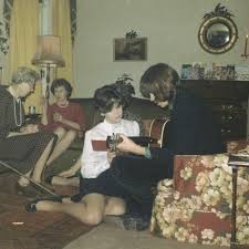 A collection of high-resolution images of Nick (Part 1) : r/nickdrake