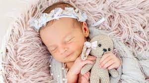 Nama islam lahir bulan syawal untuk perempuan bisa menggunakan nama laiqa syawal saifanah. Kumpulan Nama Bayi Perempuan Lahir Di Bulan Syawal Idul Fitri Rekomendasi Untuk Si Buah Hati Tribun Manado