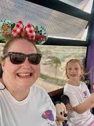 Diane Butters's Instagram, Twitter & Facebook