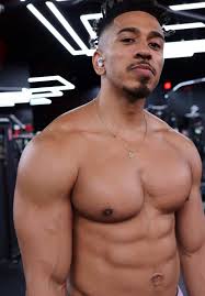 Pumping up the pillows. #Fyp #Gym #Fitness