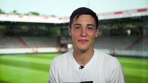 Keven schlotterbeck prefers to play with left foot. Aftv Keven Schlotterbeck Im Aftv Interview