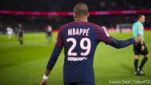 Maybe you would like to learn more about one of these? Epingle Par Wassila Bourziq Sur K Mbappe Footballeur Joueurs De Foot Equipe De France