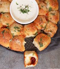 Easy Peasy Picknick Pizza Balls Mit Knack Back Pizza Ball Picknick Essen Picknick Fingerfood