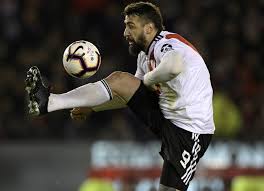 El oso se tiró al piso a disputar una pelota pratto, que había entrado a falta de una docena de minutos para el final del partido en reemplazo de. Lucas Pratto Y Nicolas De La Cruz Presentaron Lesiones Musculares Diario Democracia