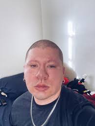 4 months since FMS!!! 1 more month until I can get my piercings back 🥰