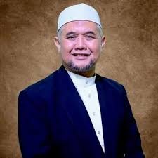 First was the traditional akad nikah ceremony, which was held at the stunning cove 55 in kuching. Haji Razman Zakaria Facebook