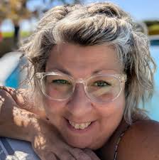 Tag un de tes amis qui devrait essayer la poutine aux Cotes-Levées BBQ Guy  au fumoir ! 🤤 2845 du Camping, Nicolet (819) 293-5551