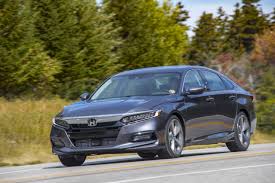 Recently, honda dropped off a 2018 honda accord 2.0t sport in san marino red for business insider to evaluate. 2018 Honda Accord Vs 2018 Hyundai Sonata Compare Cars