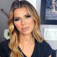 Dawn Raye's Instagram, Twitter & Facebook