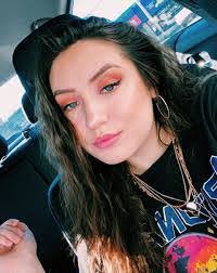 Alex Beitz's Instagram, Twitter & Facebook