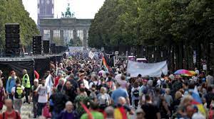 Get berlin's weather and area codes, time zone and dst. Mehr Als 20 000 Teilnehmer Erwartet Demonstration Gegen Corona Politik In Berlin Zdfheute
