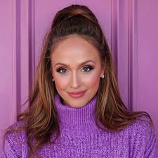 Rebecca Grace Taylor Sings