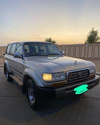 لاندكروزر قير اتوماتيك موديل 1997 خليجي اول مالك ماشي 390 الف كيلو مكيفين ثلاجه بوصله للعلم سياره في حاله وكاله من مكينه وقير ودبل شد و car lover suv suv car