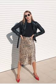 This Skirt Is One Of The Biggest Trends On Instagram Right Now Printed Skirt Outfit Leopard Print Skirt Fashion Outfits