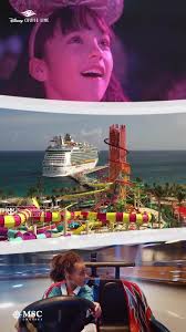 Truco de crucero: ¡empaca unos ganchos magnéticos para colocar en las  paredes de tu cabina! 🧲 Ayudan a organizar todo, desde accesorios hasta  trajes de baño, y te dan más espacio para