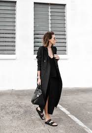Alle Schwarzen Outfits Fur Frauen Frauen Mode Birkenstock Outfit Outfit Mode Outfits