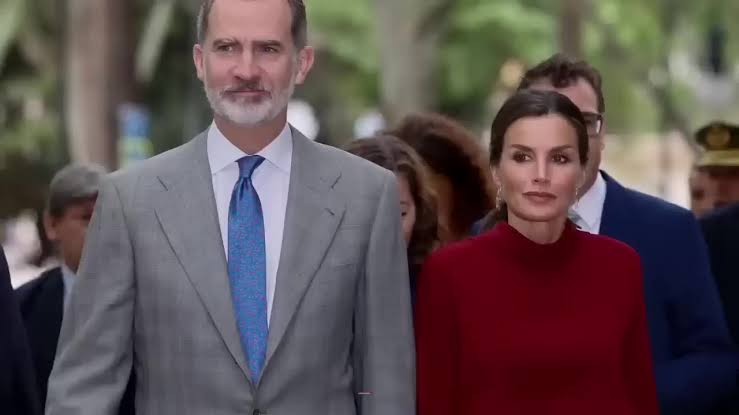 Divorcio de los Reyes de España: Felipe VI y Letizia en Gritos en Pleno  Acto Público