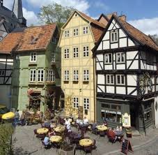 Wir suchen als vierköpfige familie in quedlinburg und umgebung ein eigenes dach über dem kopf und einen garten zum spielen & leben) das einfamilienhaus sollte mindestens 4 zimmer haben, ab 120qm groß sein Quedlinburg Verliebt In Das Verkommenste Haus Welt