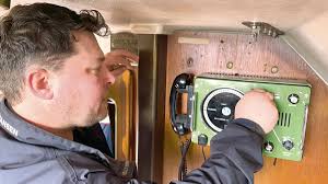 Restoring a vintage Sailor radio