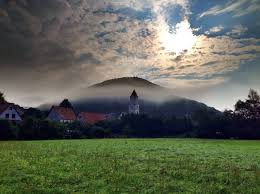 1983 john sain of south bend, indiana, builds 3.91 m house of cards. 3 August 2014 1000 Hohenmeterrundwanderweg