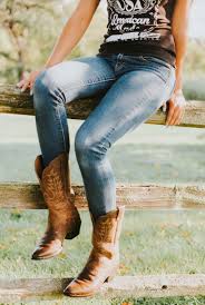 Gratis versand bis zu 30 tagen rückgabe versand in 24h. Cowboystiefel Und Andere Boots Fur Den Sommer Ladenzeile