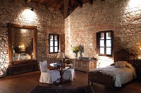 Un ristorante gourmet a pochi metri dall'hotel propone una cucina in equilibrio tra tradizione e originalità, dove il rispetto del territorio e della stagionalità sono alla base di ogni ricetta. Camera Da Letto Castello Canussio Cividale Del Friuli Bild Von Castello Canussio Cividale Del Friuli Tripadvisor