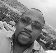 If what I am hearing that Kelvin Mpekasambo anali oguza ma bail afodya Ku  Limbe muzaka zam'ma 2012 ndipo analemera chifukwa chokwatira Mrs Linda  Phiri is true, munthuyi ameneyera azikakwera ndikusala Kudya