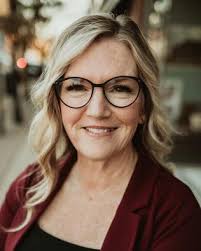 Kendra Eldridge's Instagram, Twitter & Facebook