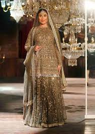 Sabyasachi Kareena Kapoor Sabyasachi Kareena Kapoor Lakme Fashion Week 2016