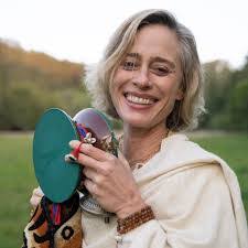 Tara Call's Instagram, Twitter & Facebook