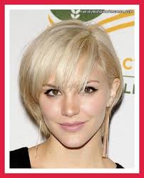 The layered wavy hairstyles would be awesome for oval shape faces. 39 Hairstyles For Oval Face Thin Fine Hair
