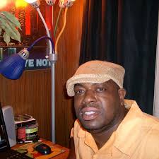 Stream Reggie b house Hall music