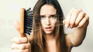 Ma ci sono anche altre cause che la provocano come stress, gravidanza e accessori . Caduta Dei Capelli Nel Cambio Di Stagione Come Affrontare Il Problema