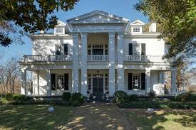 1835 Antebellum Riverside The Mcgavock Gaines House In Franklin Tennessee Oldhouses Com Riverside House Historic Homes For Sale Classic House Design