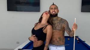 Y un feliz inicio de semana! Arturo Vidal Se Fotografia Con Hija De Su Actual Pareja Sonia Isaza Tecache Cl