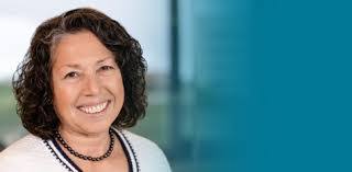 Suzanne Schiller's Instagram, Twitter & Facebook