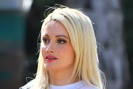 Reality tv show the girls next door. Holly Madison S Mini Skirt T Shirt Lace Boots Are Bold For A Hike Fitforhealth News