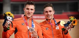 Matthijs buchli, roy van den berg, harrie. H Wue4qhv1bbum