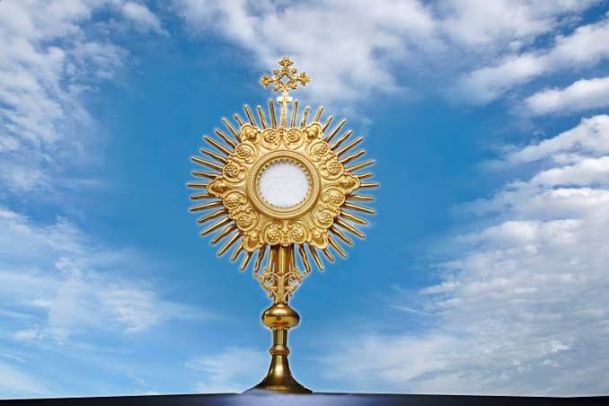 Rosary Reflections for Eucharistic Adoration - Rosary Reflections