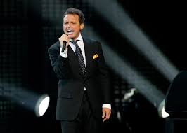 Miguel, born on 1 january 2007 and daniel, born on 18 december 2008, both from his relationship with actress aracely arámbula. Luis Miguel Arrested Released On Warrant From Civil Case Page Six