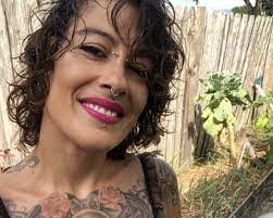 Vanessa Fennell's Instagram, Twitter & Facebook