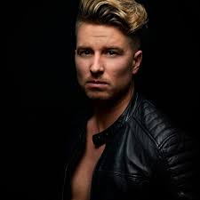 Postavni David iz Ljubezni po domače je samski, sanja pa o Tanji