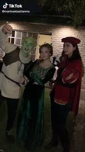 Maybe you would like to learn more about one of these? Jules On Twitter Personajes De Shrek Fiesta Tematica De Disfraces Halloween Disfraces