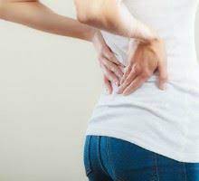 La douleur peut concerner une seule ou les deux jambes simultanément. Douleurs Dans Le Bas Du Dos Symptomes De La Lombalgie Et Des Douleurs Lombaires