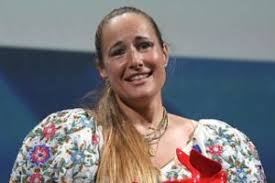 Ana rocha de sousa é uma convidada que promete falar sobre o seu processo de filmagem e sobre uma adesão consensual a um filme que pode mudar a percepção de uma nova abordagem do cinema português. Ana Rocha De Sousa Distinguida No Festival De Cinema De Veneza Pporto Pt