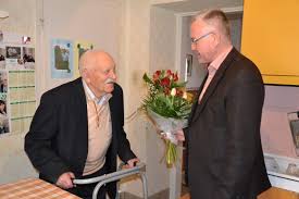 Simon felesége jól járt mert. A 95 Eves Fekete Lajost Koszontotte Ujvari Laszlo Polgarmester Balastya Kozseg Honlapja